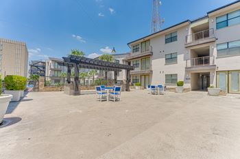 Courtyard Patio at Vue Live Oak, Texas